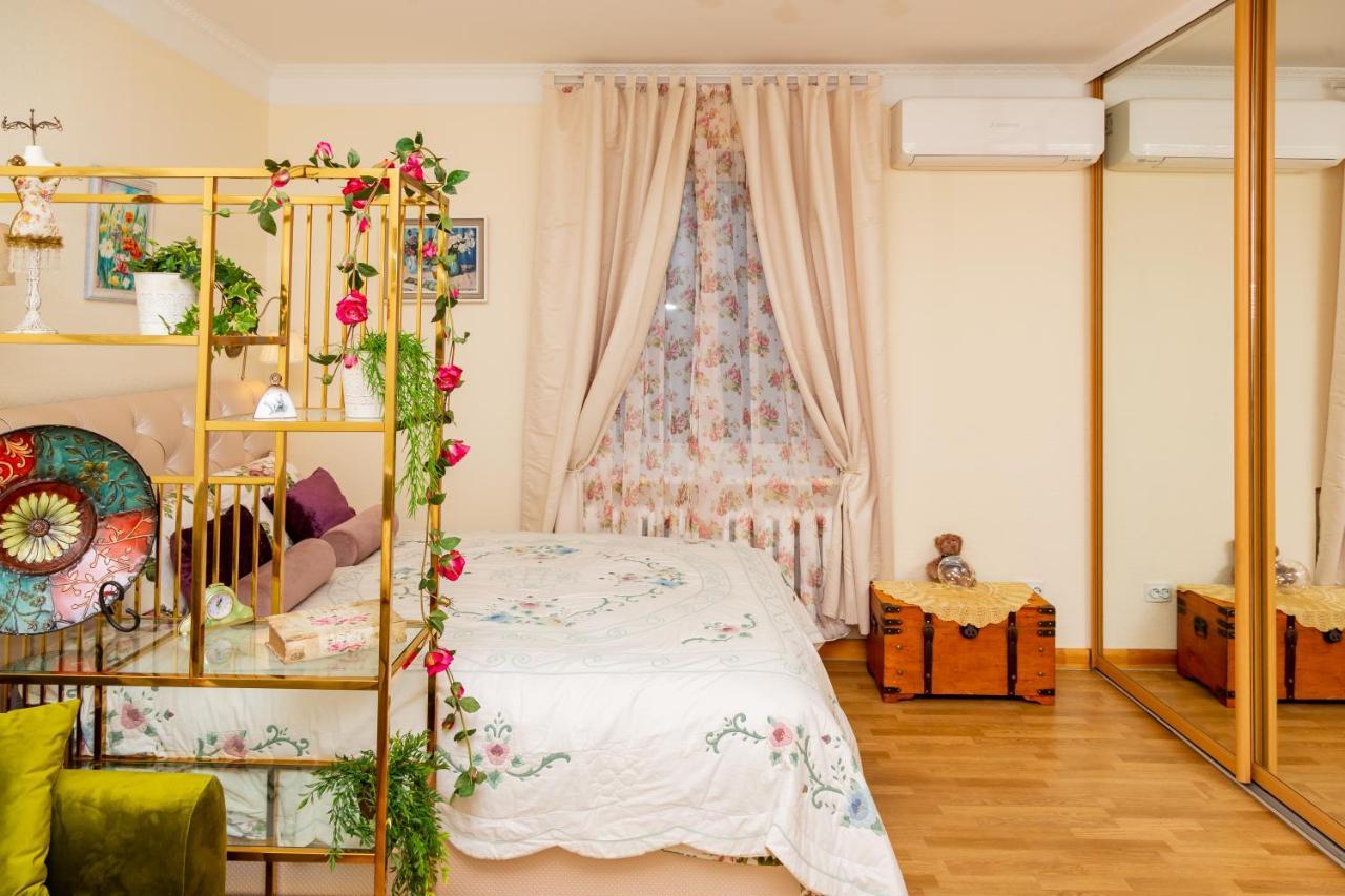 Appartamento La Boheme - The Magic Of Riga & Free Parking Esterno foto